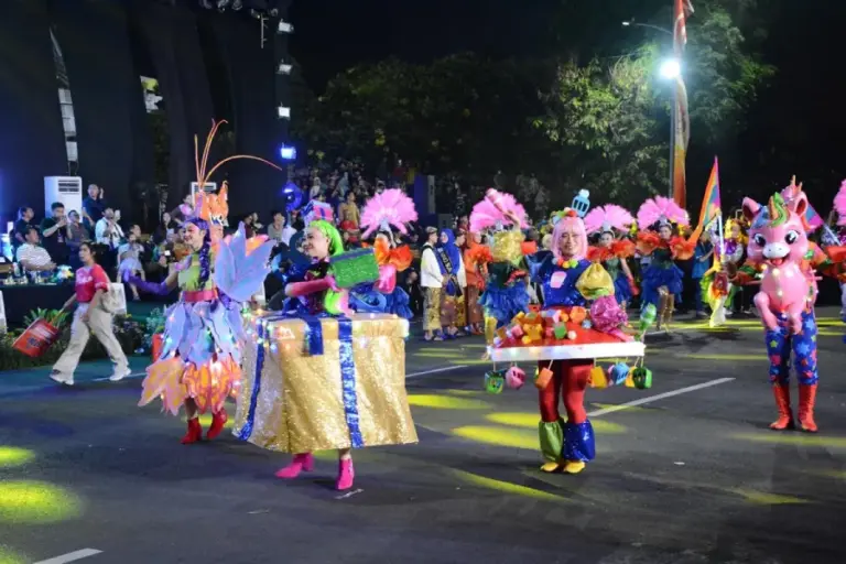 Festival of Lights Surabaya Vaganza 2026 Bikin Pusat Kota Dipenuhi Cahaya dan Ribuan Penonton