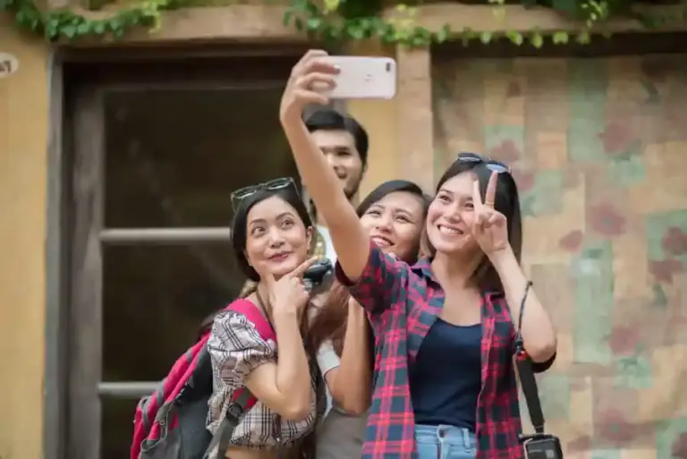 Gen Z Indonesia Kini Lebih Suka Liburan Singkat tapi Sering, Wisata Domestik Jadi Favorit