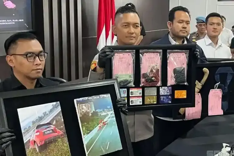 Polresta Bogor Kota Ungkap Kasus Wanita Tewas di Yasmin, Pelaku Ditangkap Kurang dari 24 Jam Polresta Bogor Kota menangkap pelaku pembunuhan wanita muda yang jasadnya ditemukan di kawasan Yasmin, Bogor.