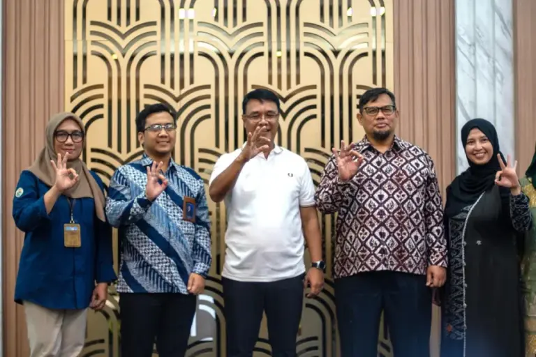 Surabaya Jadi Percontohan Nasional, Program Indonesia–Norwegia Angkat Satu Ton Sampah Plastik dari Sungai Setiap Hari