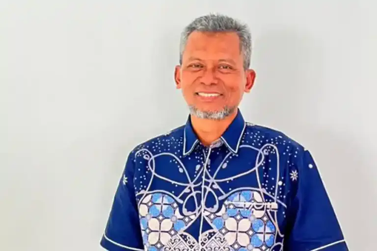 Kisah Inspiratif Asiano Mapilindo: Alumnus Vokasi UNAIR Sukses Bangun Seno Dental Lab Berbasis CAD/CAM Asiano Mapilindo