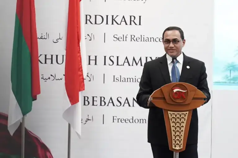 OJK Bidik Mahasiswa Gontor untuk Cetak Investor Muda yang Cerdas di Pasar Modal Syariah Hasan Fawzi